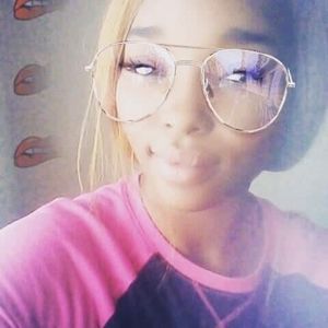 Meet your Posher, Janay